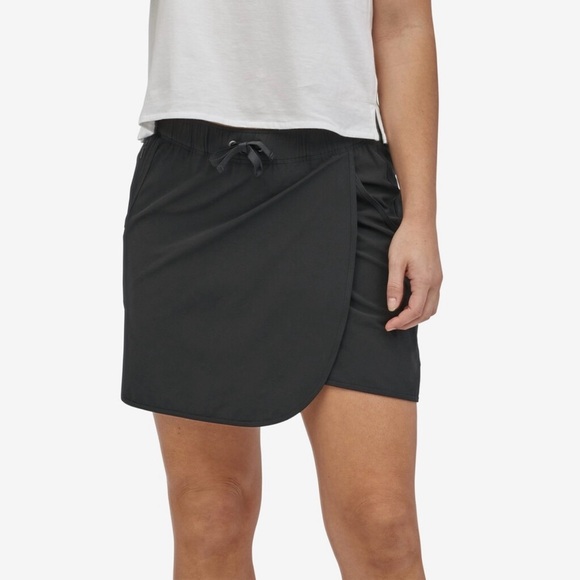 Patagonia Women’s Fleetwith Skort Size Large - Picture 3 of 16